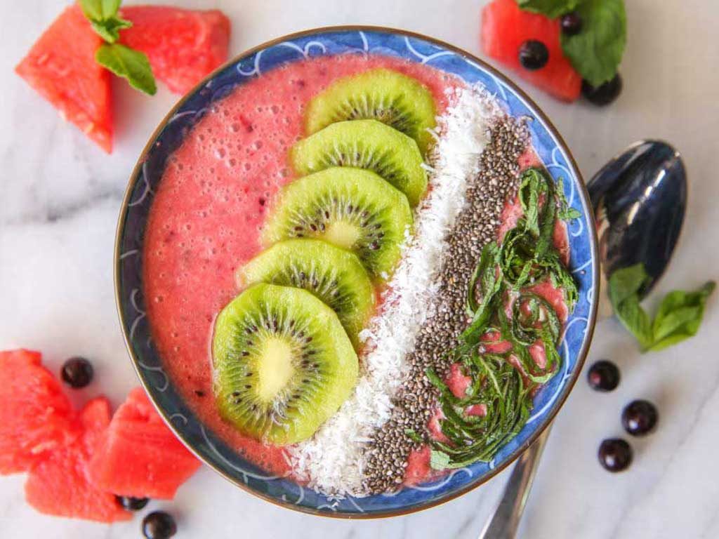 Ultieme Zomerse Droom: De Verfrissende Watermeloen, Açaí & Yoghurt Bowl! 🍉