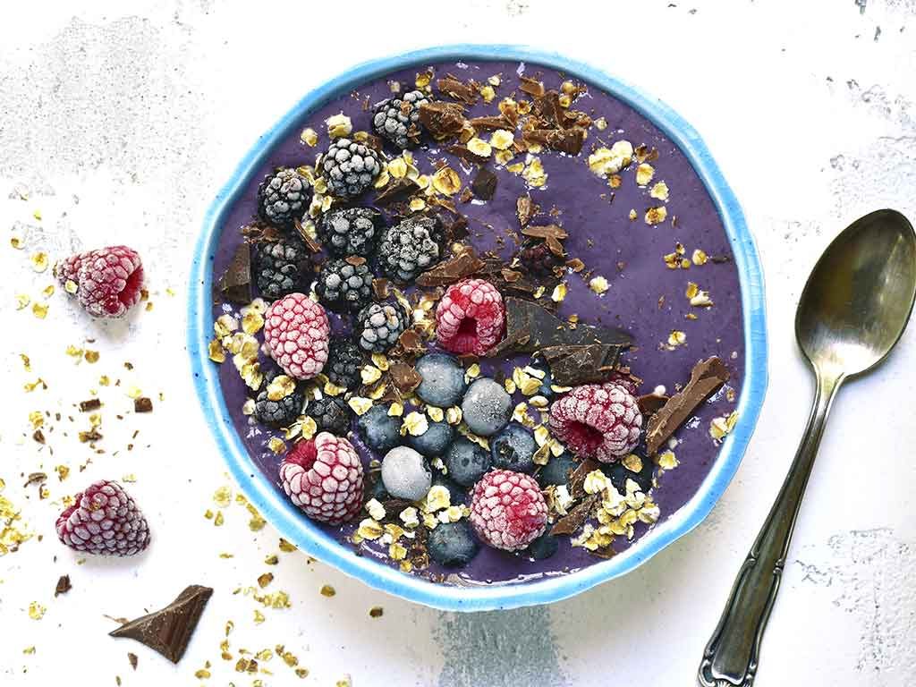 Acai pure smoothie bowl