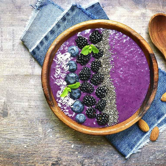 De Berry Chia Smoothiebowl: Jouw Perfecte Start van de Dag (Snel, Gezond & Boordevol Pure Açaí!)